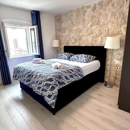 Apartment Vijoleta In City Centre スプリト エクステリア 写真